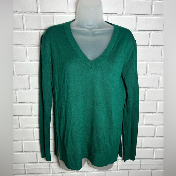 Banana Republic Sweaters - BANANA REPUBLIC Green V-Neck Women's Sweater/size XS